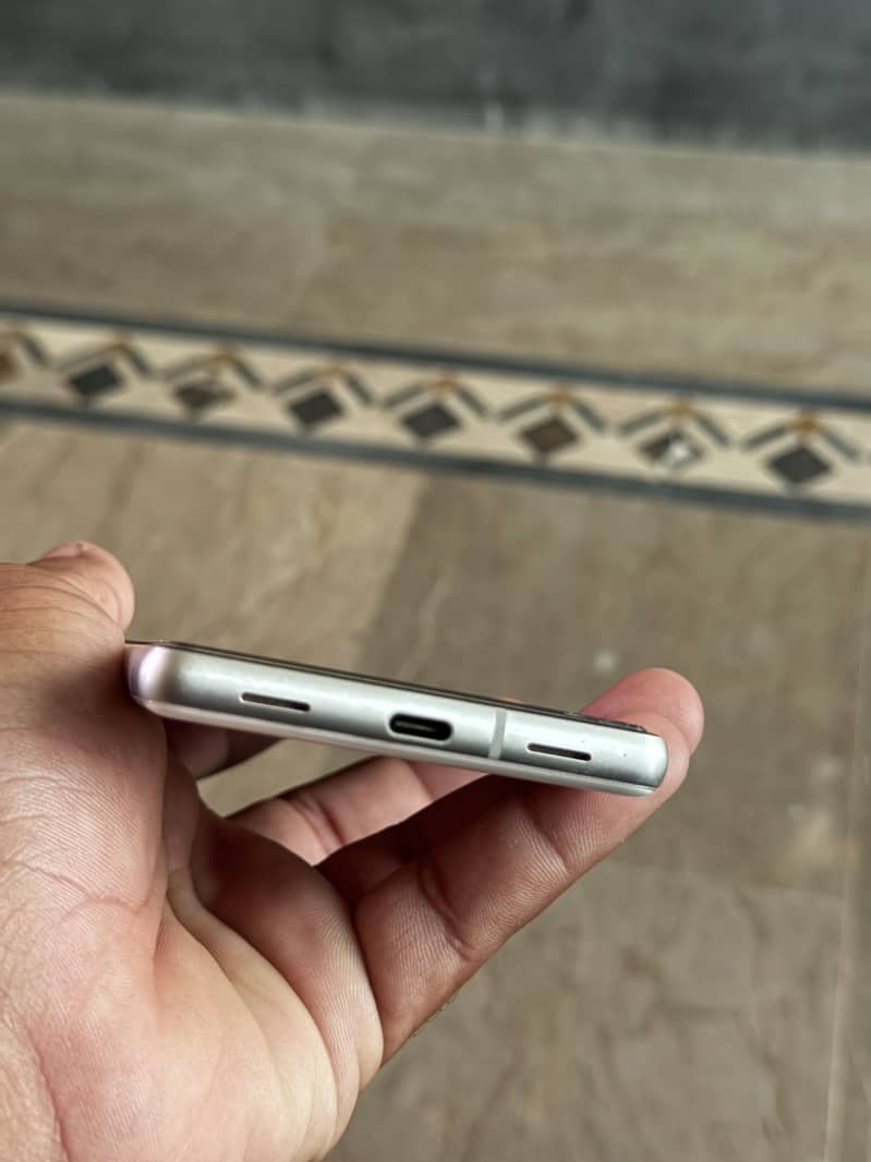 Google Pixel 7a 2