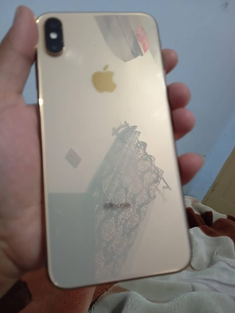 Apple iPhone XS Max 7