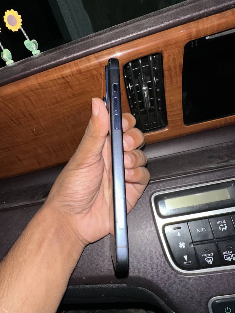 iPhone 17 pro max jv 5