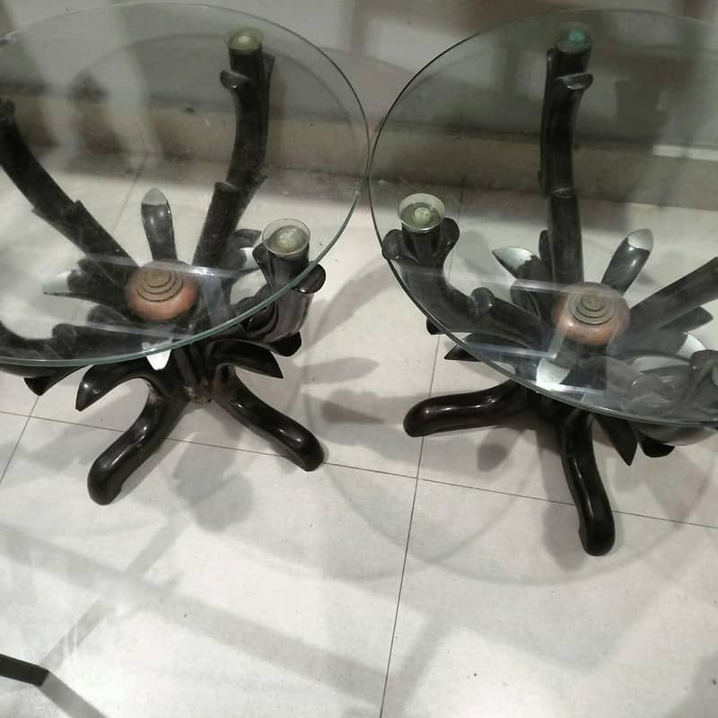 one table 2 side tables condition 9/10 4