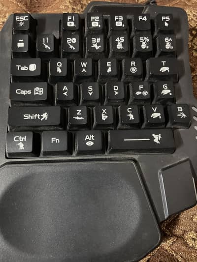 5 in 1 Gaming keyboard and mouse brand new with rgb lights