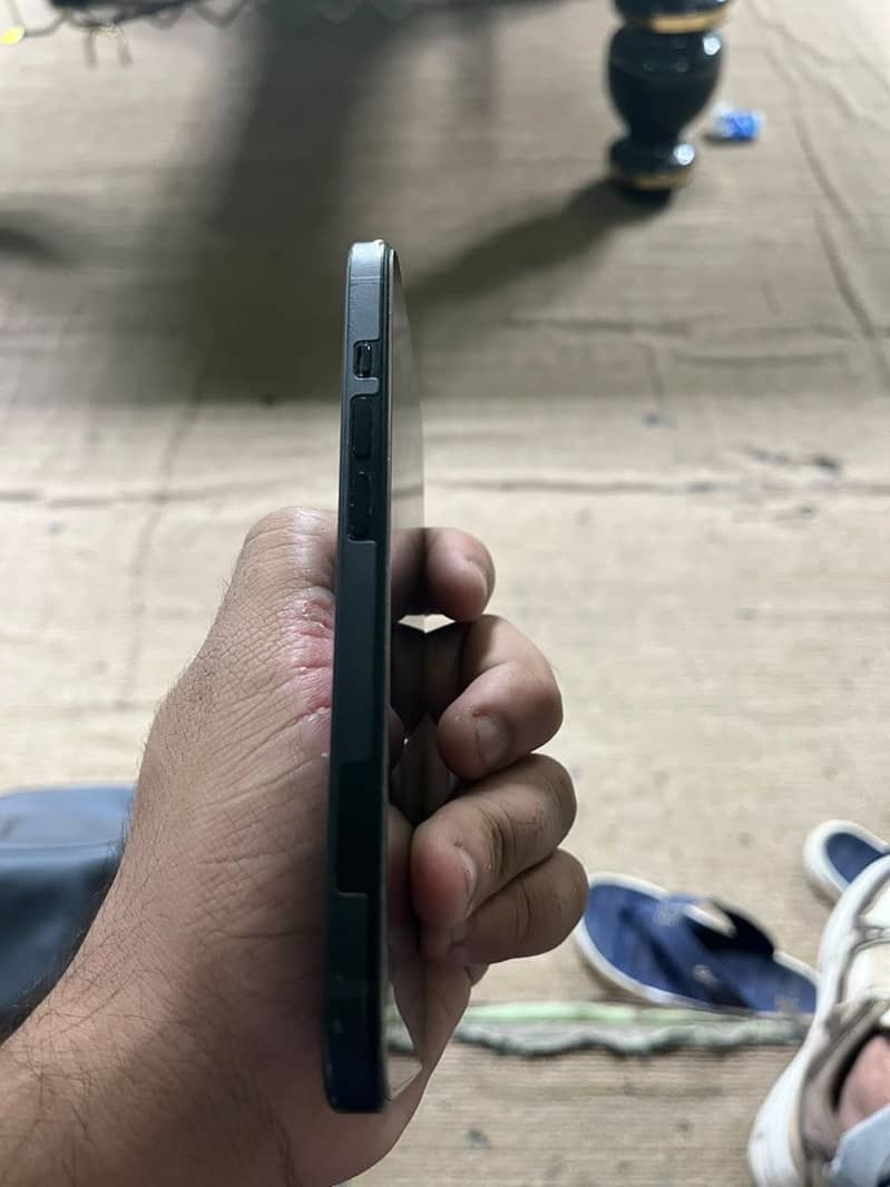Apple iPhone 15 2