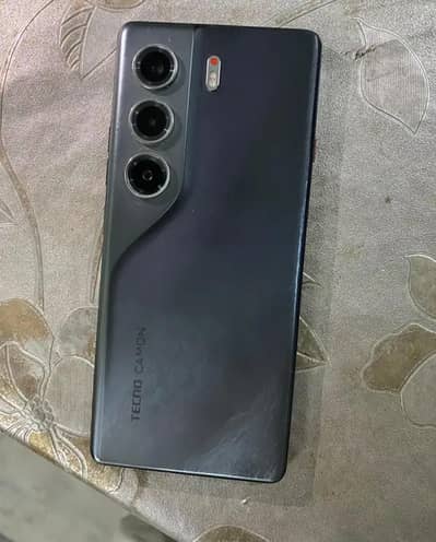 Tecno CAMON 40 Pro
