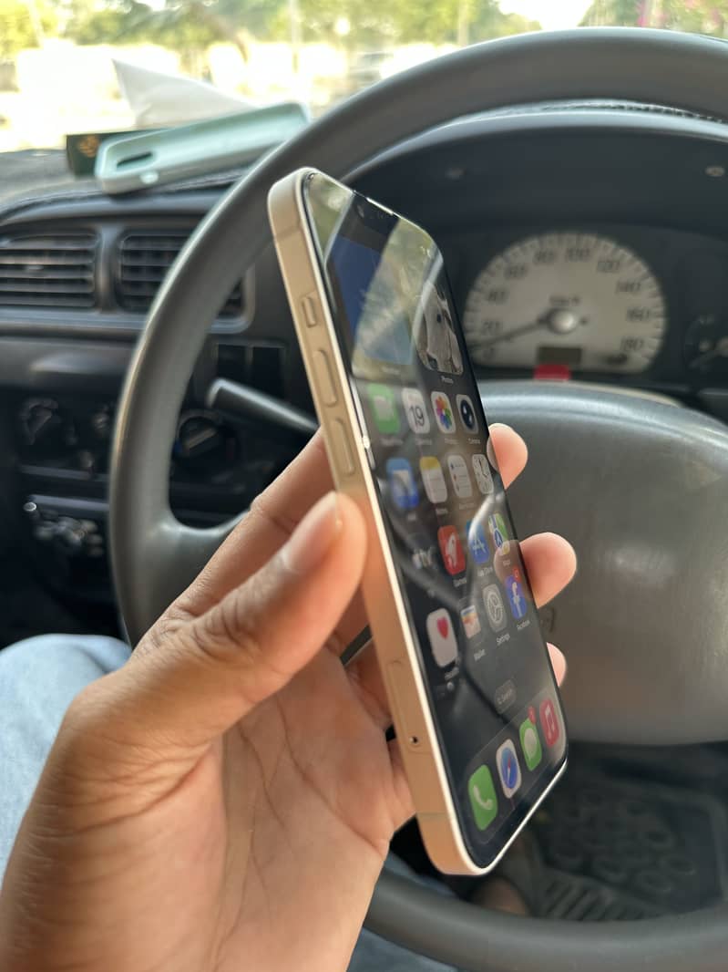 Apple iPhone 14 1