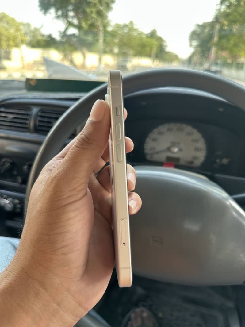 Apple iPhone 14 5