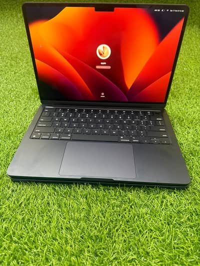 MacBook Air M2 | 16GB RAM | 1TB SSD | 13.6" | Non-Active