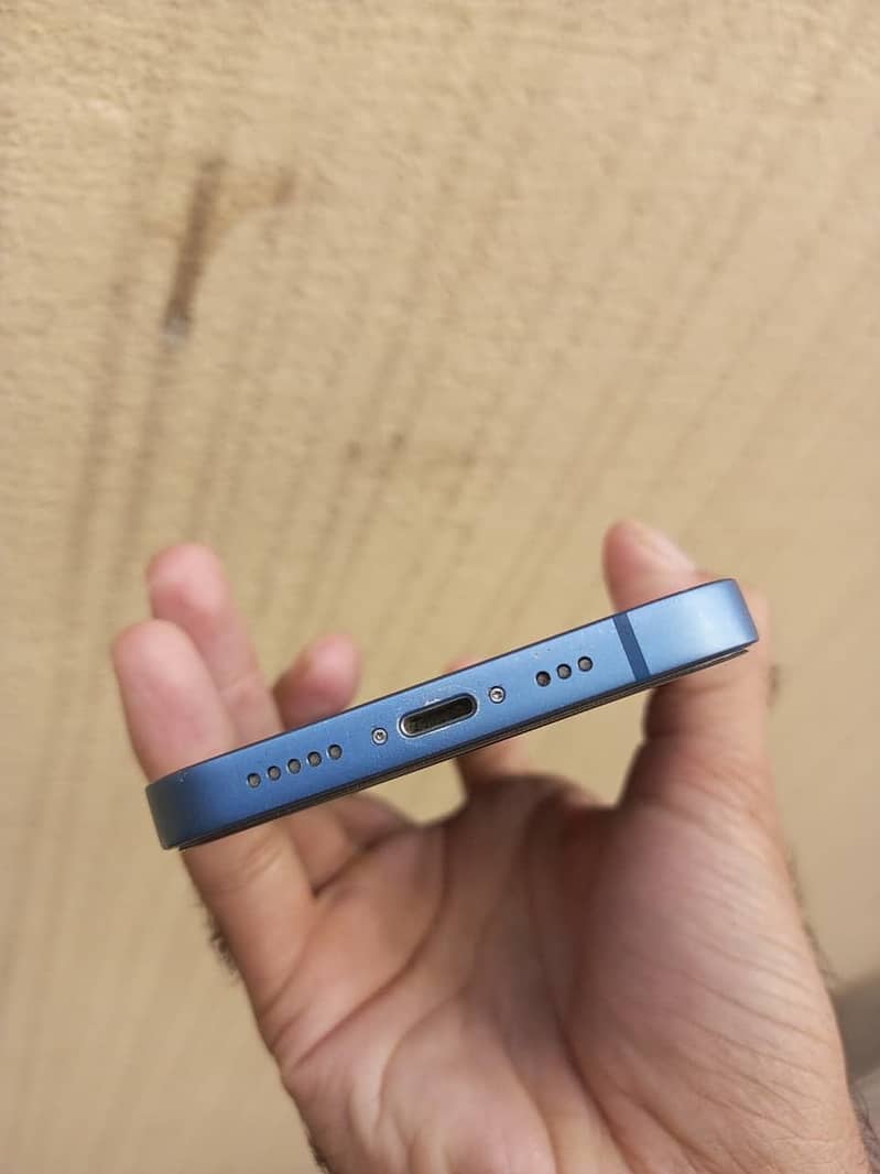 Apple iPhone 13 7