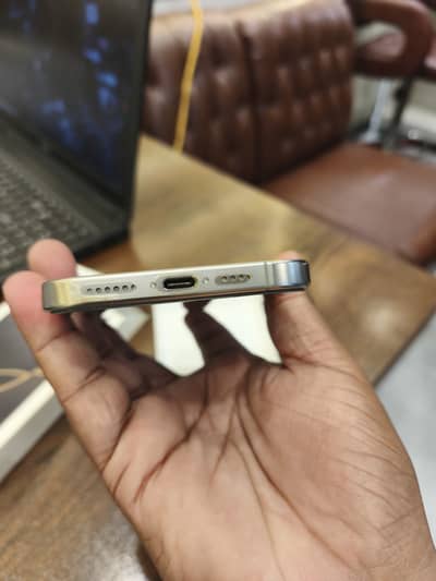 Apple iPhone 16 Pro Max
