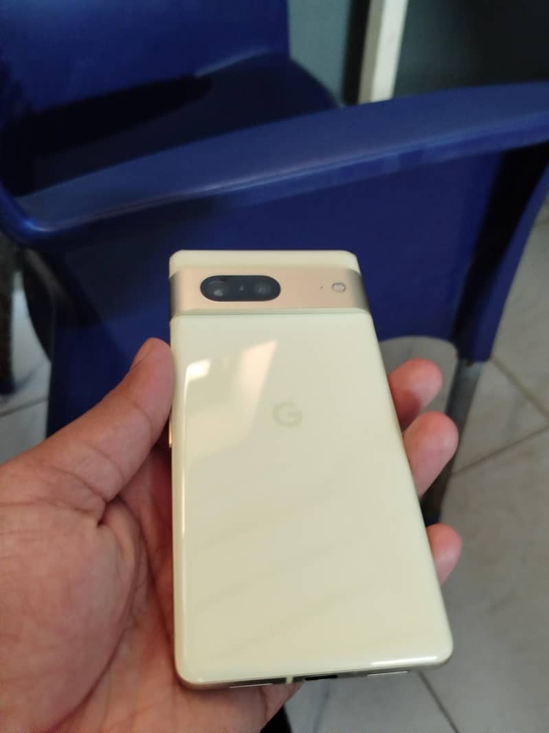 Google Pixel 7 3