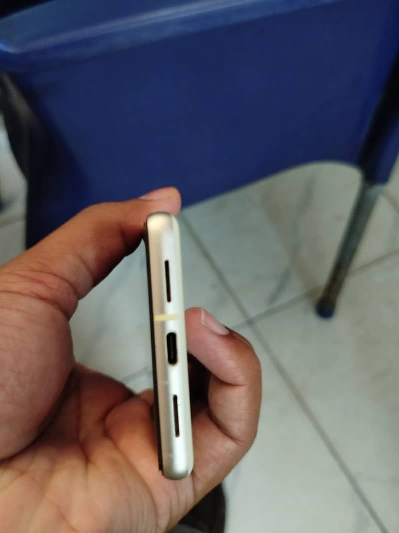 Google Pixel 7 4