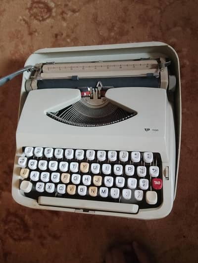 Manual Typewriter
