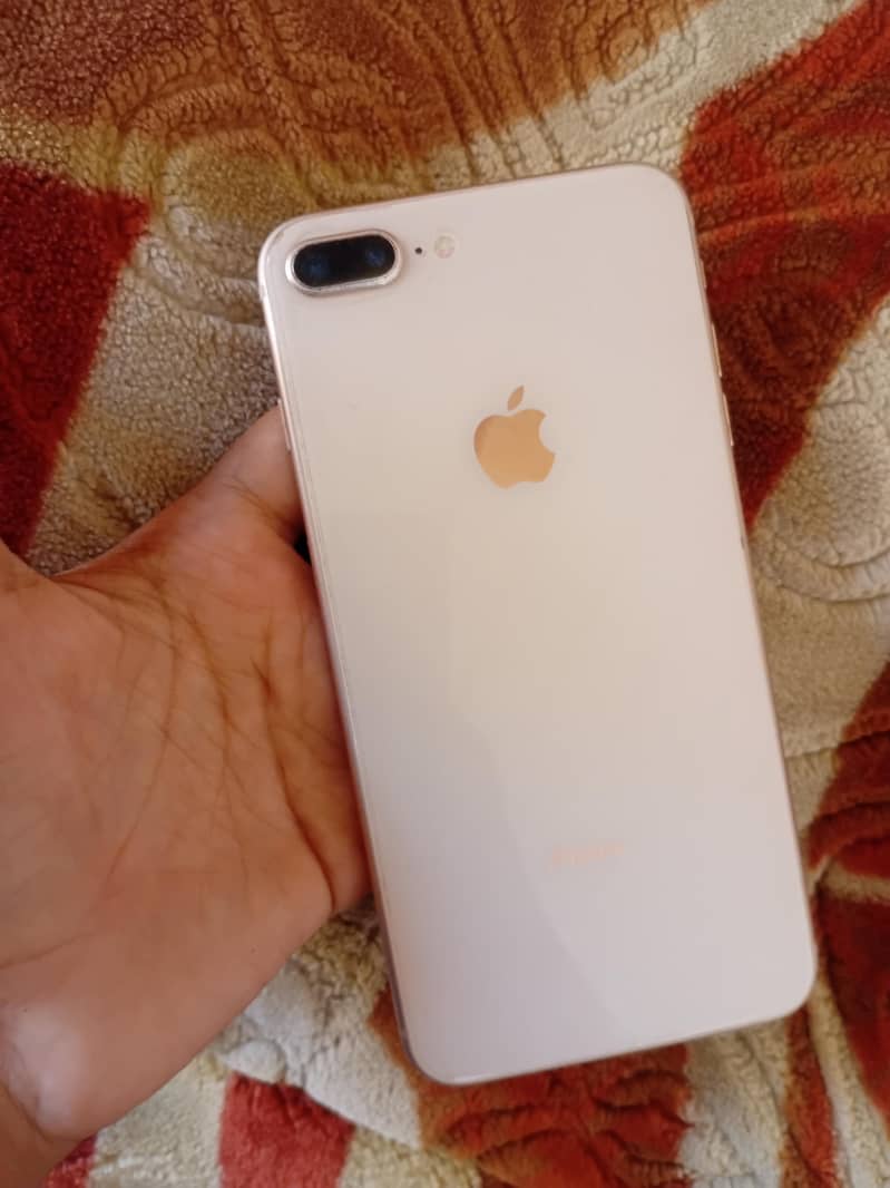 Apple iPhone 8 Plus 1