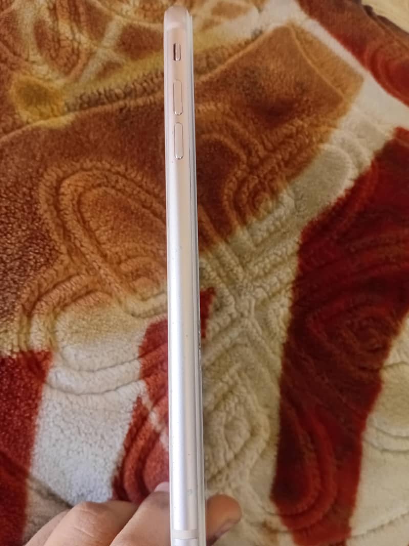 Apple iPhone 8 Plus 2