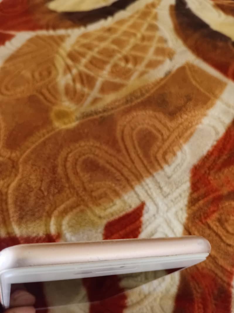 Apple iPhone 8 Plus 5