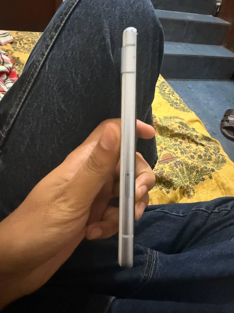 Google Pixel 7a 4