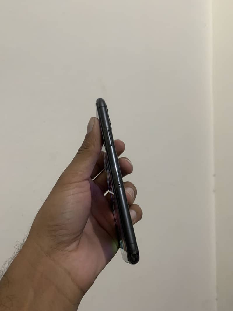 Apple iPhone 11 Pro 2