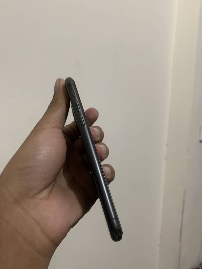 Apple iPhone 11 Pro 3