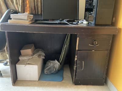 Office table/computer table for sale