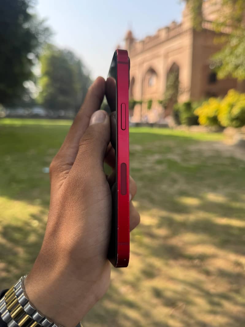 Apple iPhone 13 2