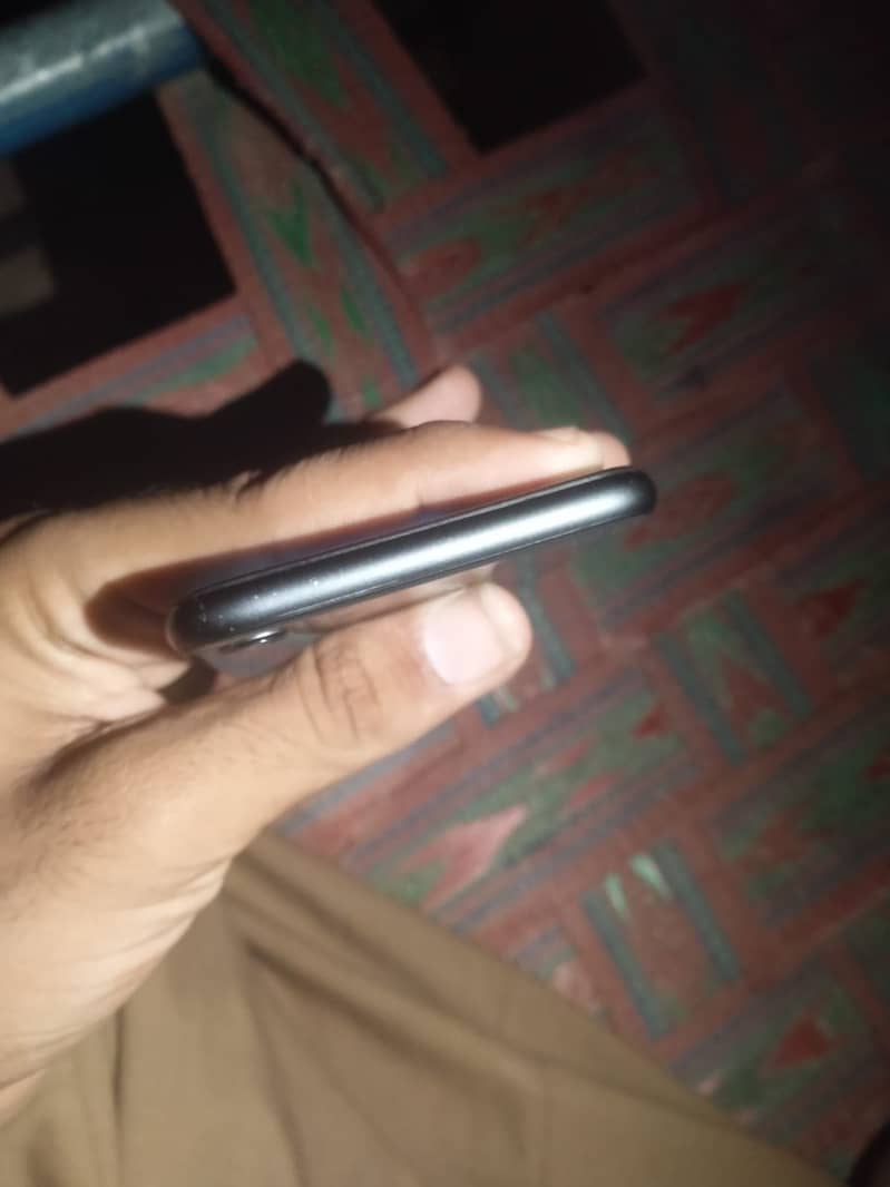 Apple iPhone 8 5