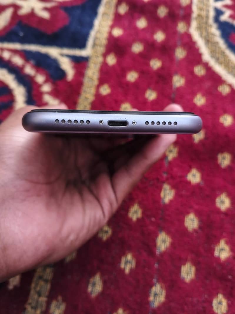 Apple iPhone 11 5