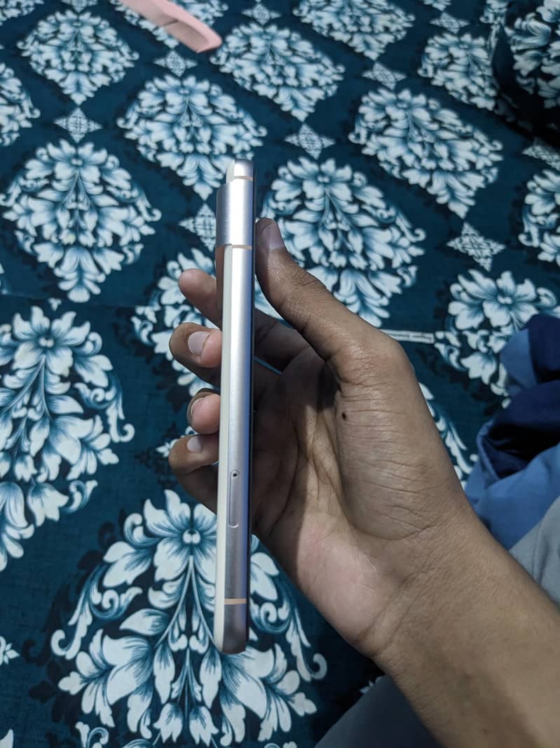 Google Pixel 8 5