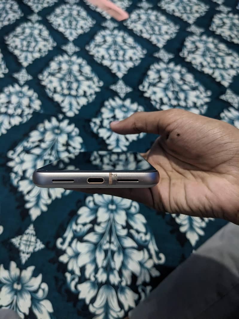 Google Pixel 8 6