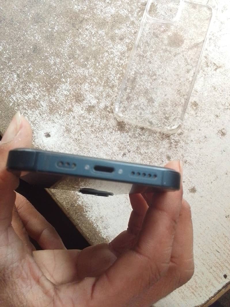 Apple iPhone 13 1