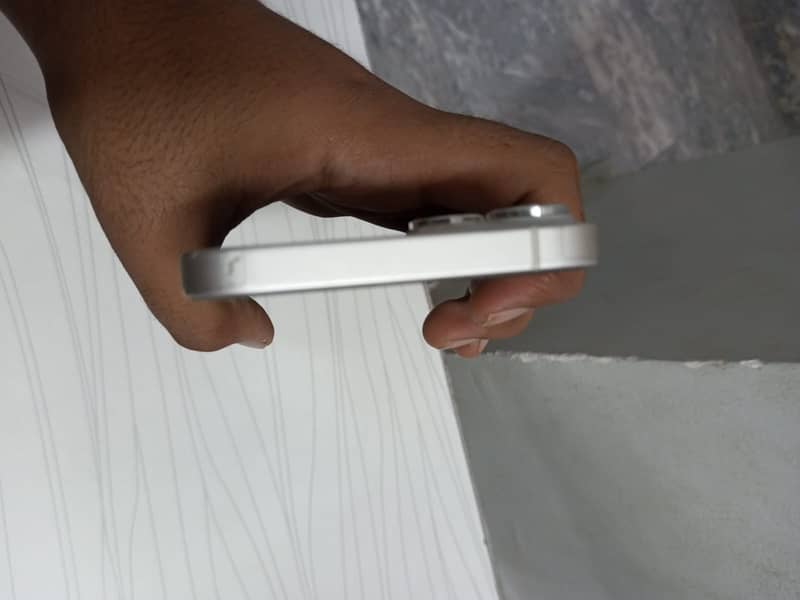 Apple iPhone 14 plus 4