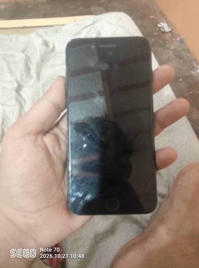 Apple iPhone 7 Plus 1