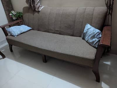 Wooden Sofa Set 5 Seater (3+1+1) – Good Condition