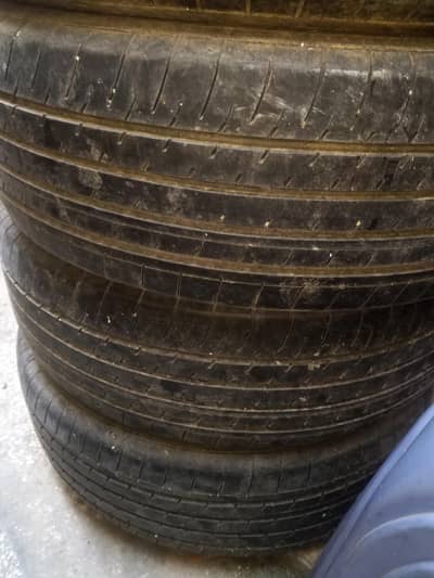 bikul ok condition ha bs 1 tyre m panchar h