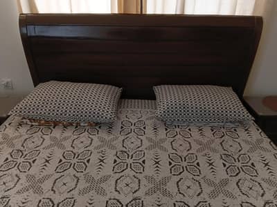 kking size wooden bed with side boards without matress