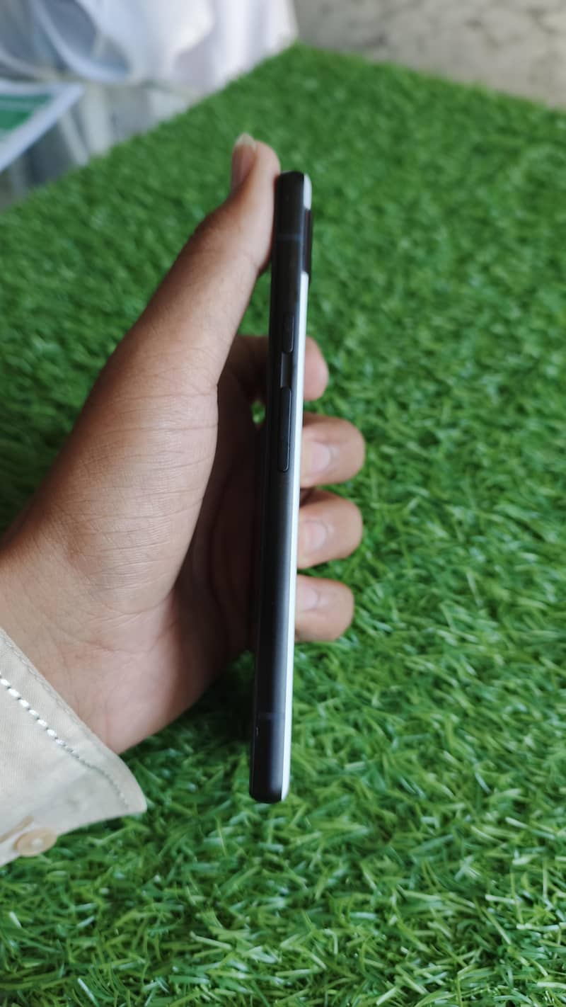 Google pixel 6A 4