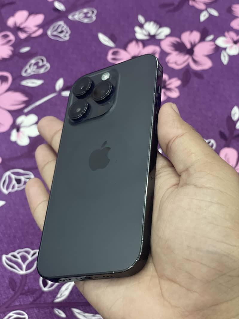 Apple iPhone 14 Pro 1