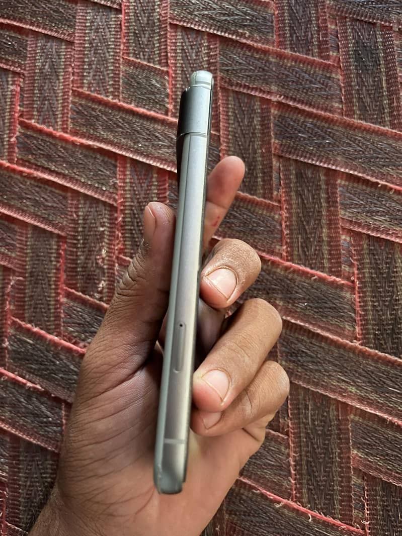 Google Pixel 8 3