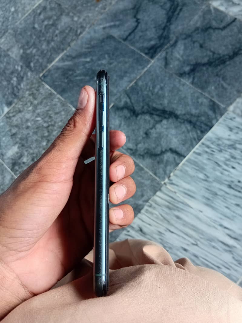 Apple iPhone 11 Pro 0