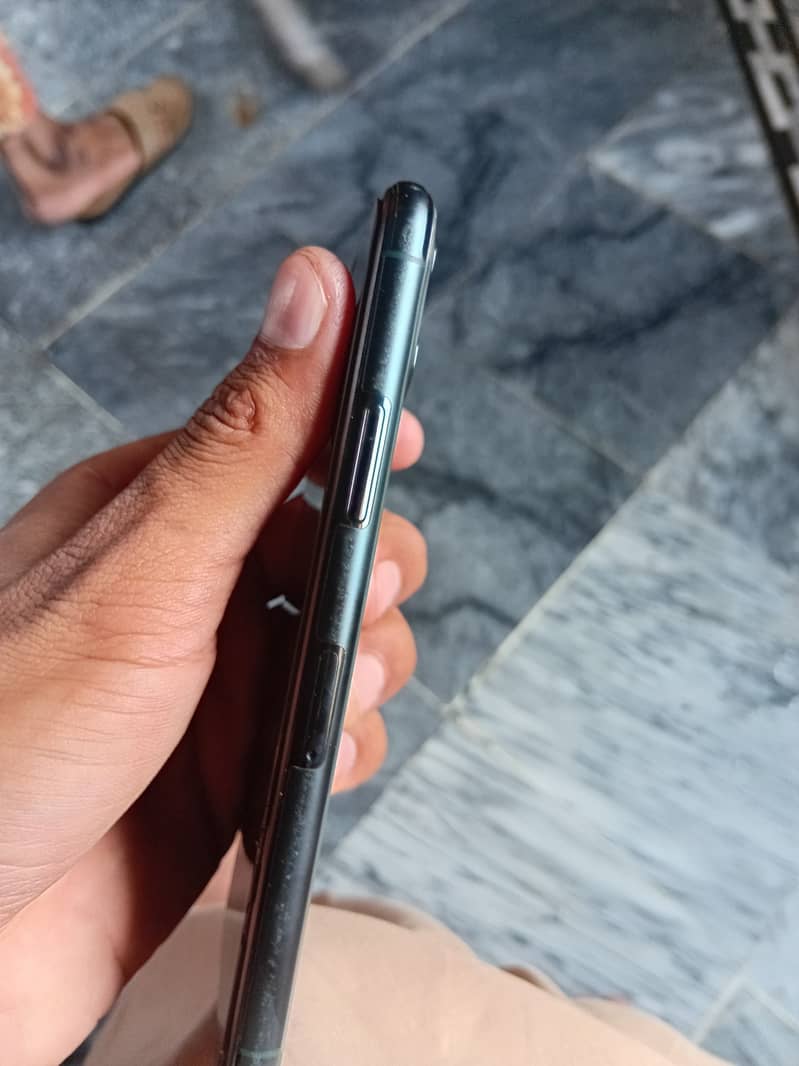 Apple iPhone 11 Pro 1