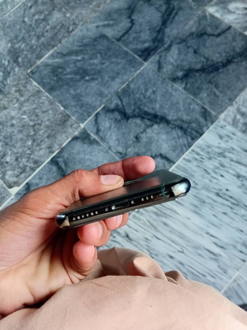 Apple iPhone 11 Pro 3