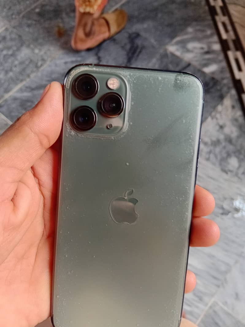 Apple iPhone 11 Pro 6
