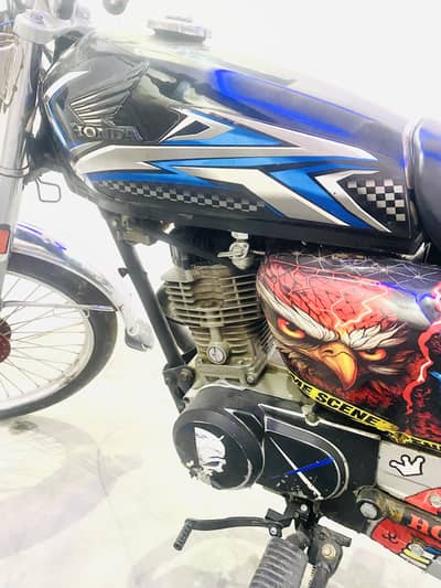 United 125