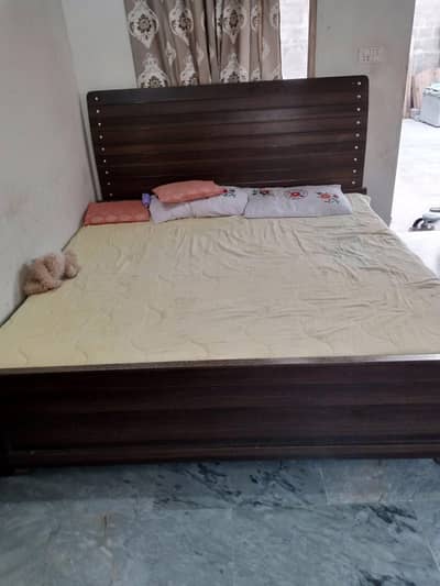 Whatsapp only, K size bed without Matrrss, single bed, dressing,2STabl