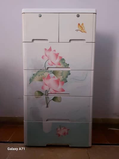 kids drawer with 4 big draws 2 small