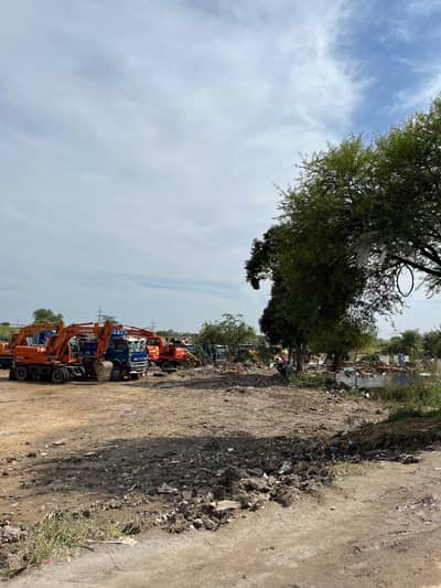 10 Marla Corne Plot For Sale In F. 14/1