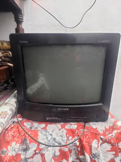 I am selling sony tv all original