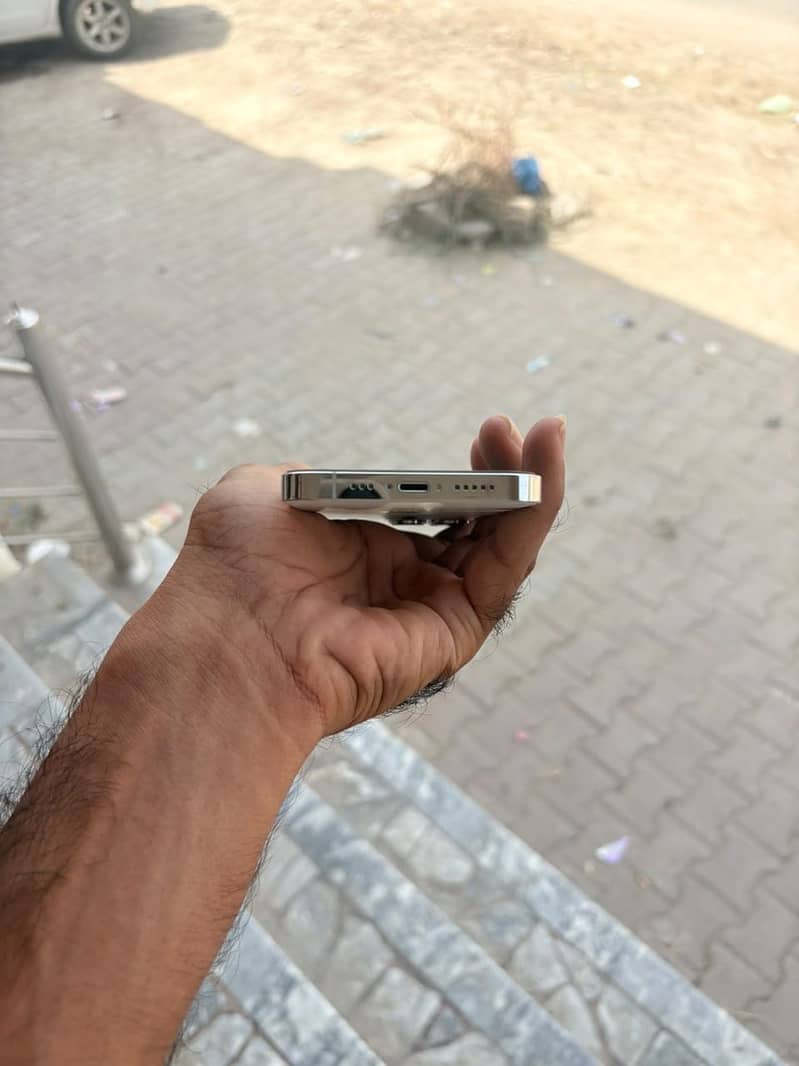 Apple iPhone 13 Pro 3