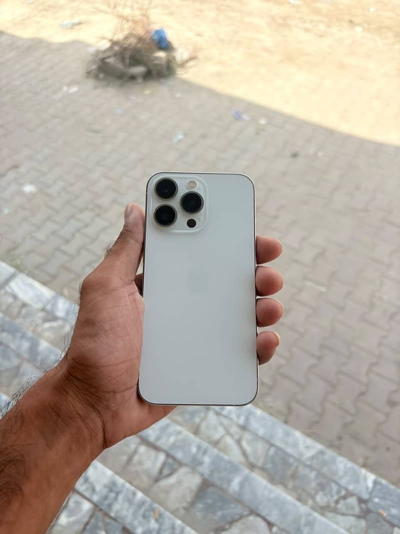 Apple iPhone 13 Pro 0