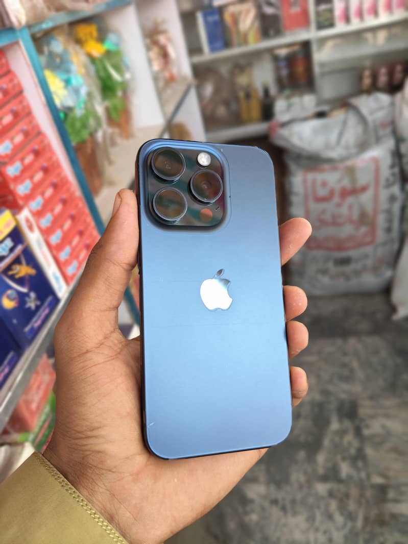 Apple iPhone 15 Pro 0