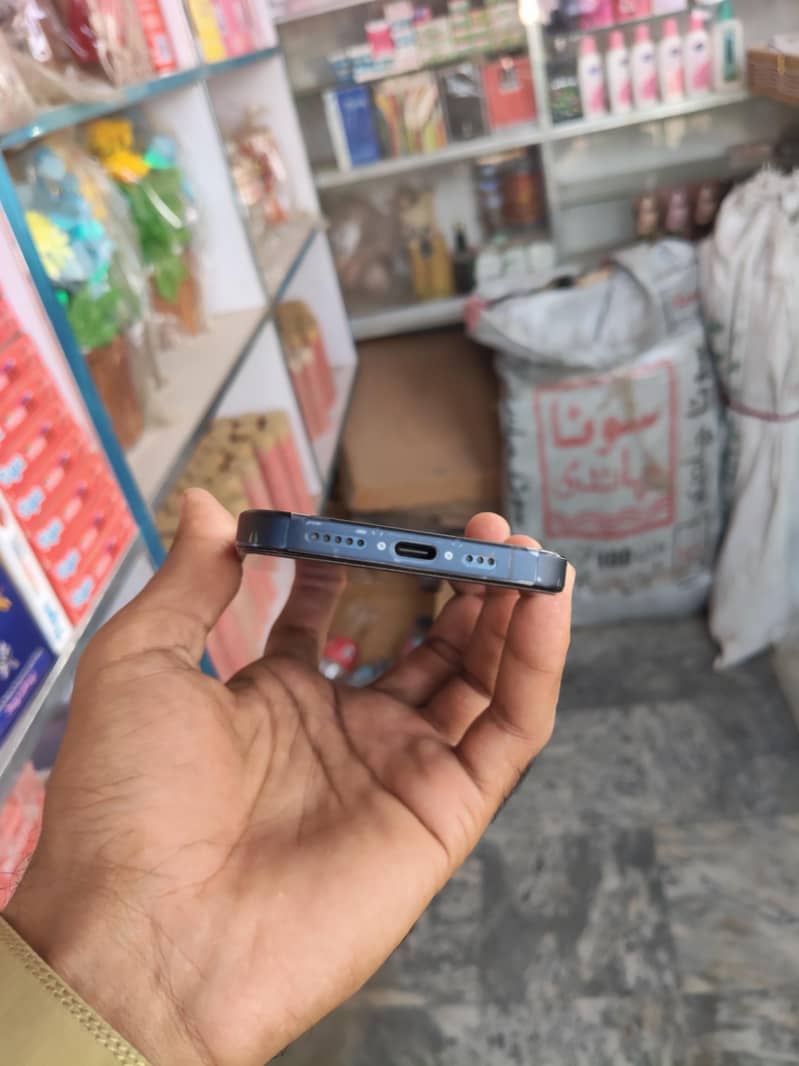 Apple iPhone 15 Pro 2