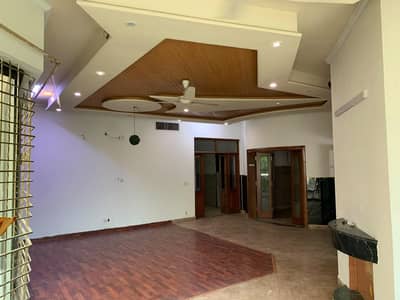 1 Kanal Ground Floor Portion For Rent Near College Road